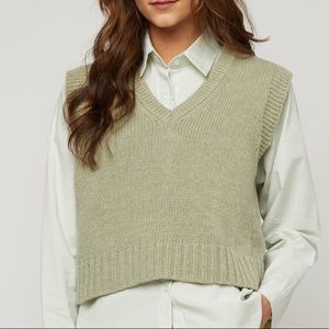 XS OAK + FORT Cropped Sweater Vest (Pistachio)
